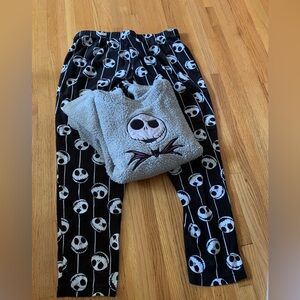 Women’s Disney Nightmare before Christmas pajama set.